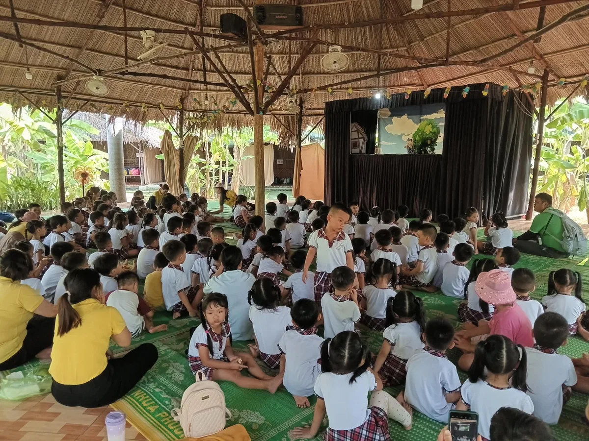 Sân khấu múa rối cạn dân gian
